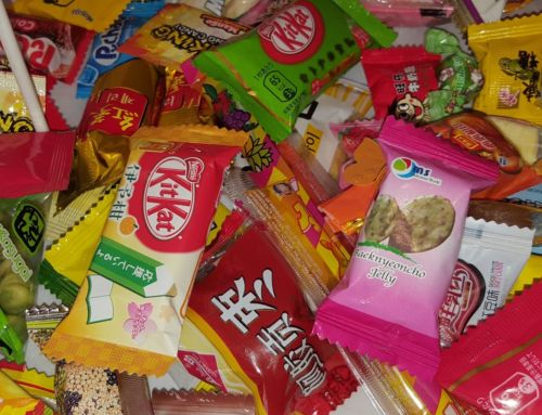 25pc Japanese Korean candy snacks kit kats gummy chews gift set box